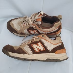 Women's Size 8 New Balance
